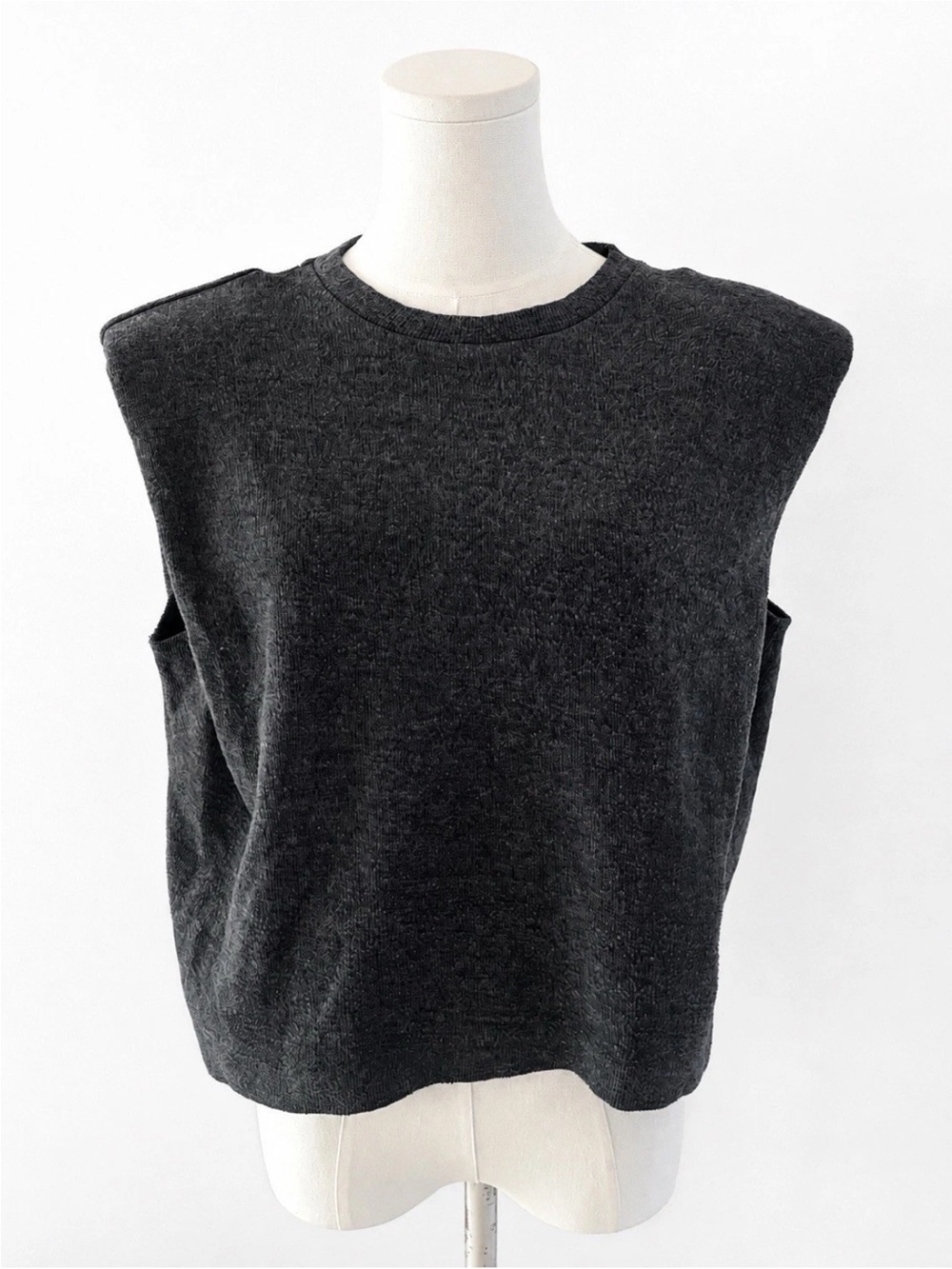 Aritzia Babaton Gray Shoulder Pad Sweater Vest S